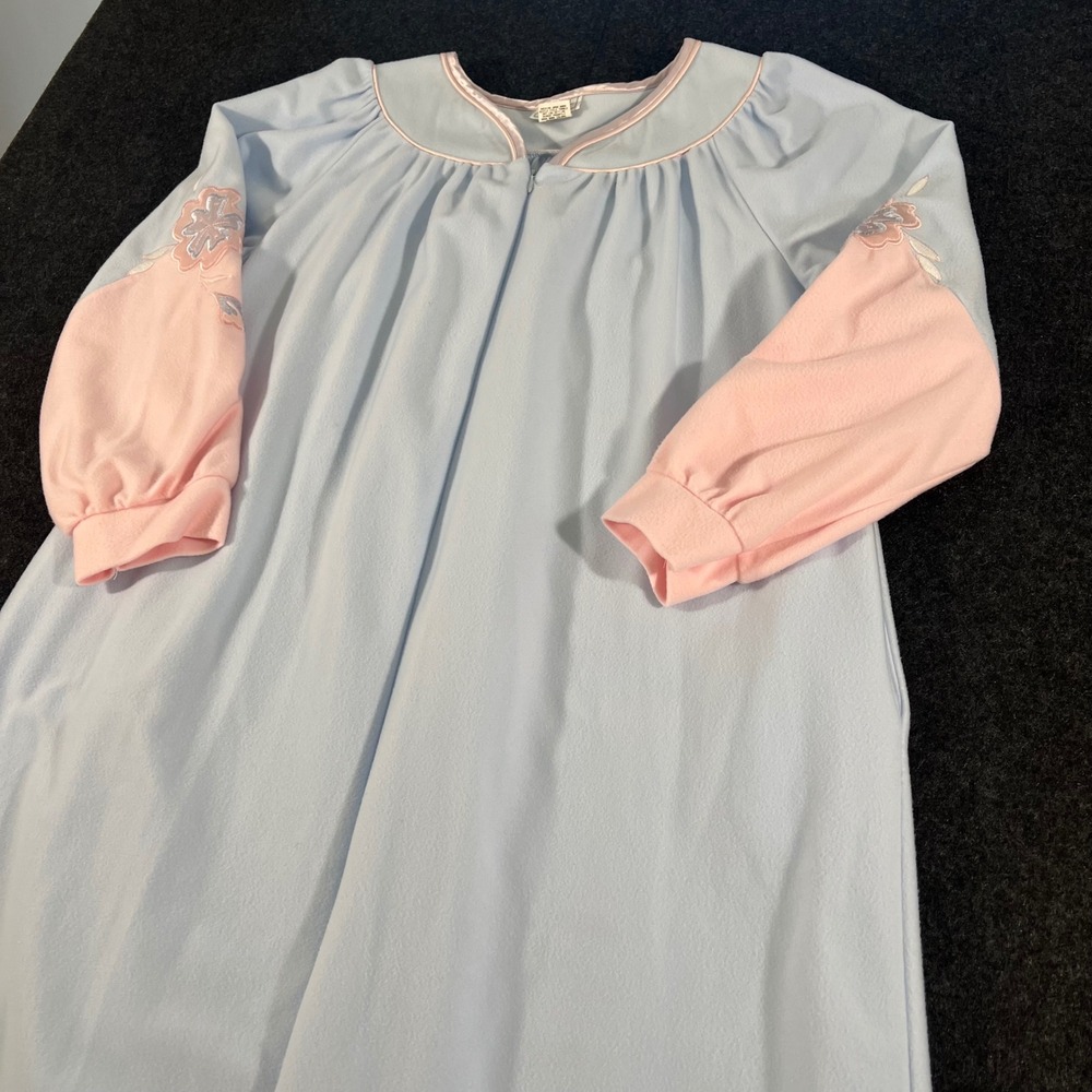 Appel Robe Nightgown Womens Large Blue Pink Vintage Floral Embroidered Nightgown - Picture 2 of 6